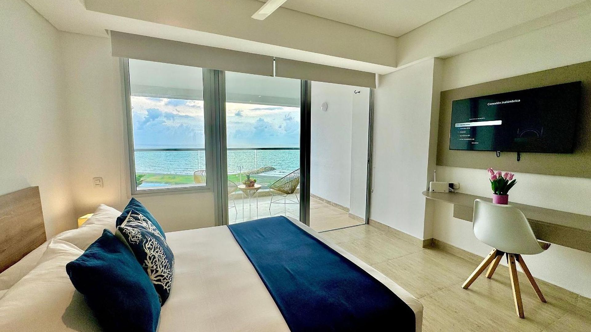 Loft Vistas Mar. Crespo Piscina Y Jacuzzi Apartamento