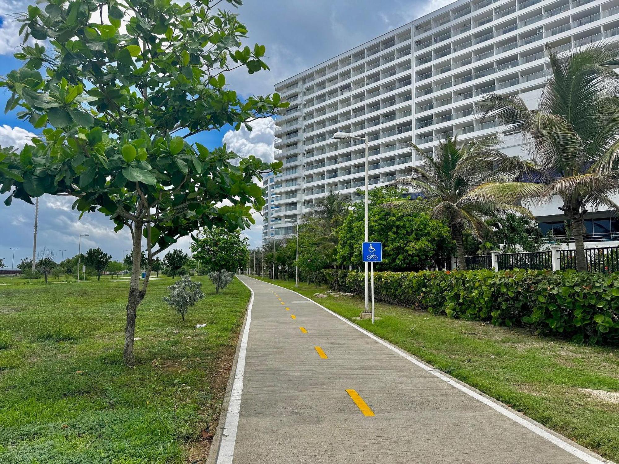 Loft Vistas Mar. Crespo Piscina Y Jacuzzi Apartamento *